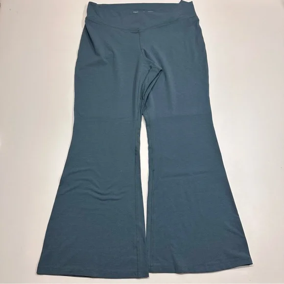 Old Navy Active Powerchill High Rise Crossover Super Flare Pants Jade Shadow XXL - Picture 2 of 8